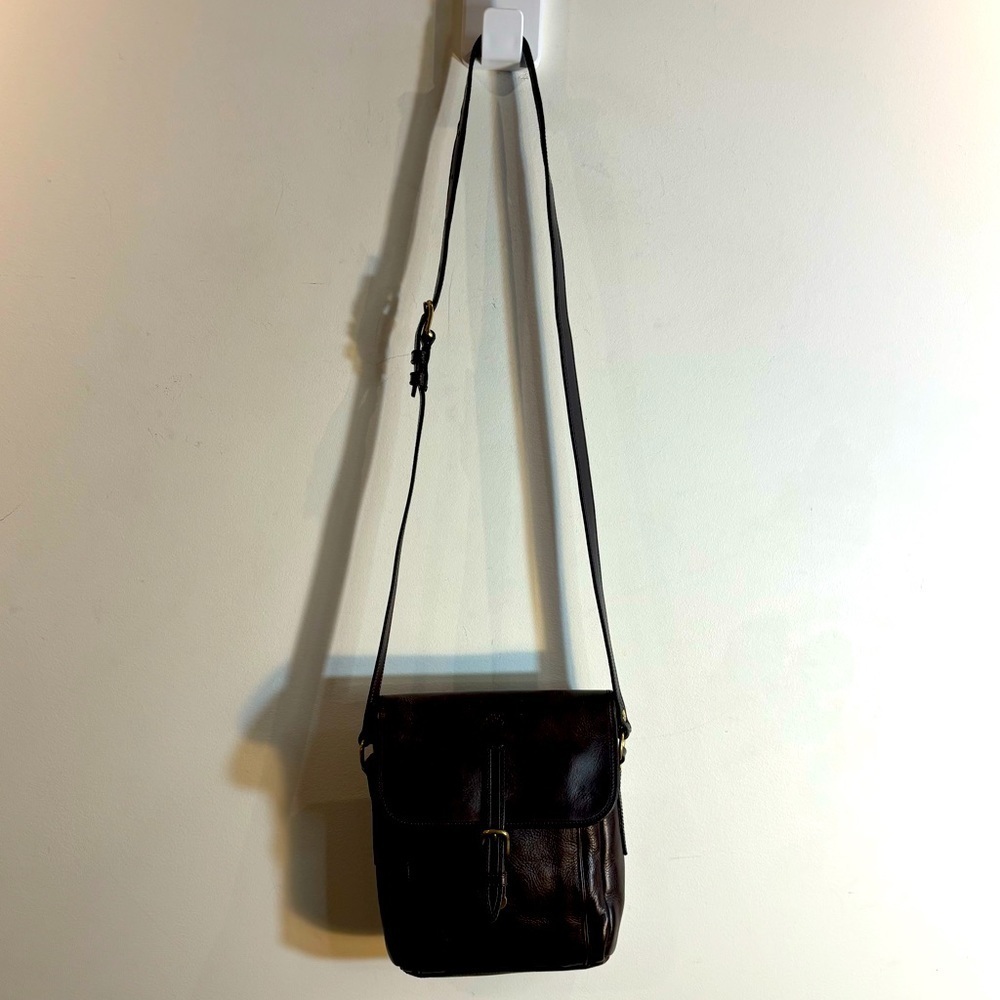 TIMBERLAND Leather Crossbody Bag Dark Brown Some Distressing Snap Closure